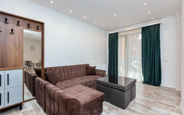 Ground Floor Bright Luxury 1Bedroom Apartment with Free Parking