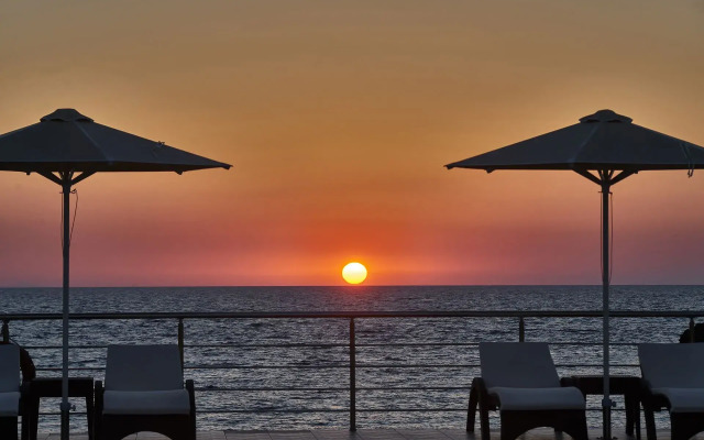 Отель Nanakis Beach