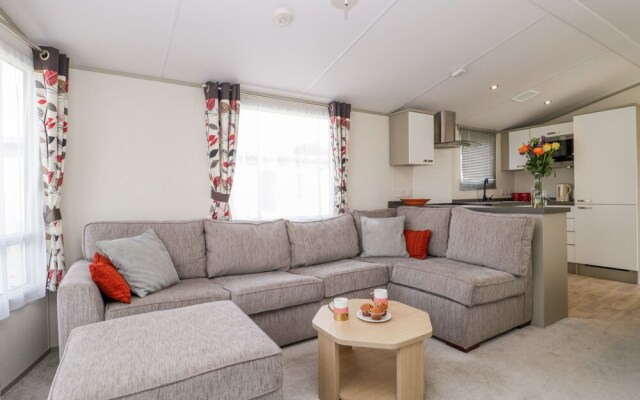 18D Shorefield Country Park