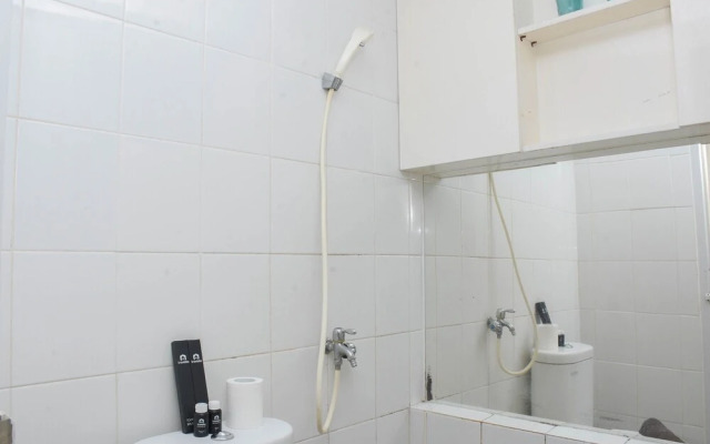 Comfort And Simple 2Br At Bassura City Apartment