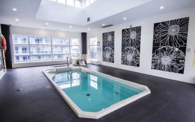 Delsuites Downtown Toronto Element