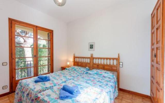 Holiday Home Cabanyes A412