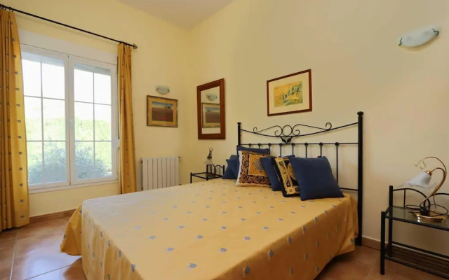 Mozamb in J vea With 4 Bedrooms and 3 Bathrooms