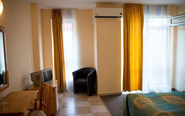 Golden Horn Hotel