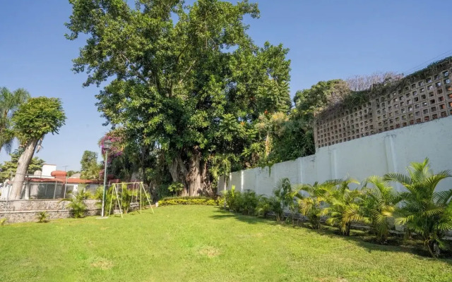 Family House in Jiutepec with Pool & BBQ