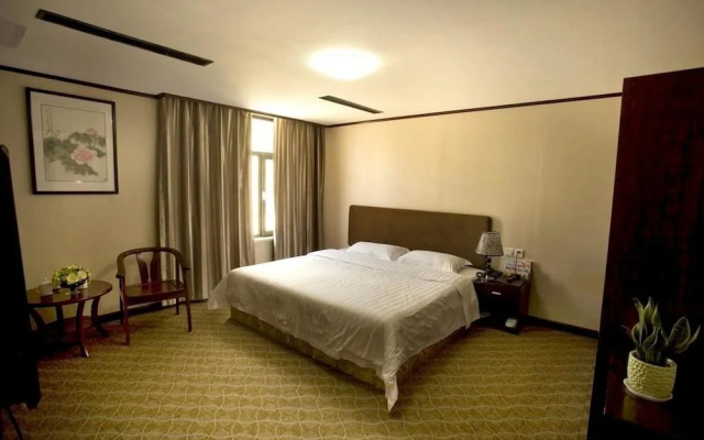 Yiya Business Hotel