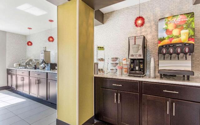 Comfort Inn & Suites Airport
