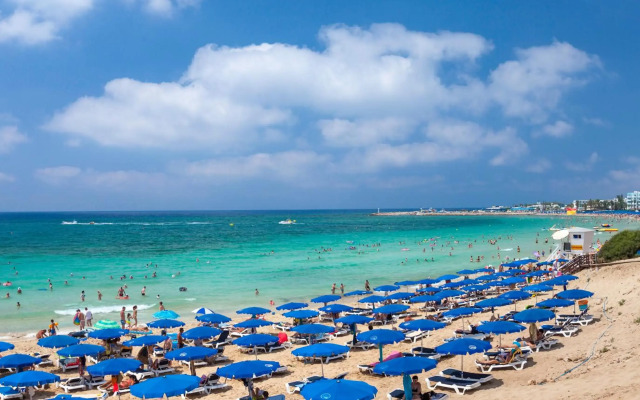 Gaia Sun N Blue Hotel