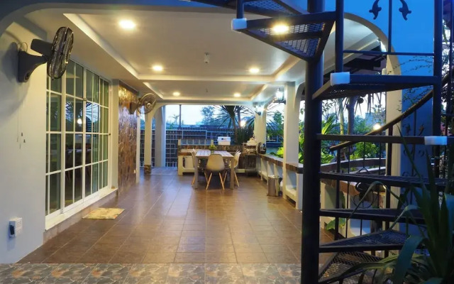Lets Chill Pool Villa Najomtien Sattahip