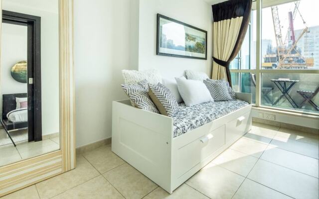 Striking 1BR in Dubai Marina - Minutes From Beach