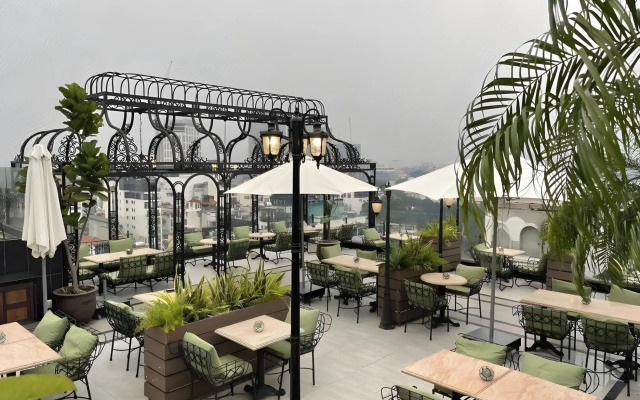 Madelise Palace Hotel & Spa