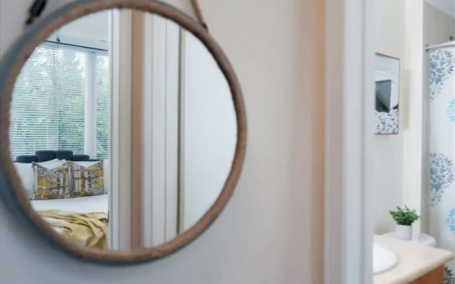 Cozy 1 Bedroom Townhouse