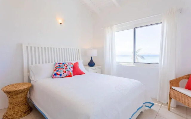 Coralito Bay Suites & Villas