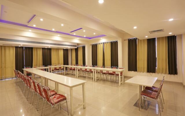 OYO 9594 Hotel Shree Residency