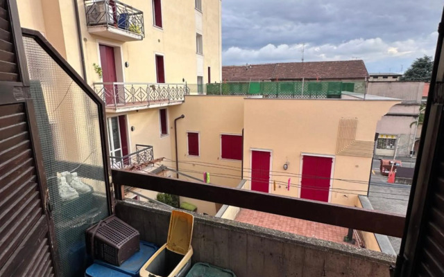 Via Rose (dietro Freccia Rossa)