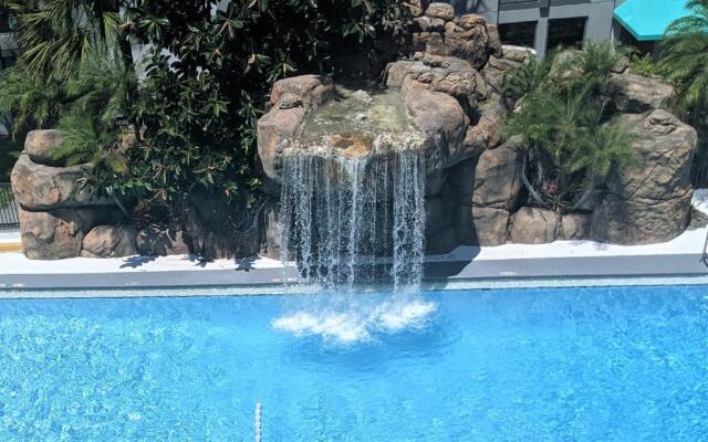Opal Hotel & Suites