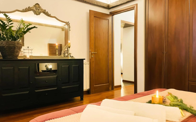 Trevi Fountain Luxury Guest House