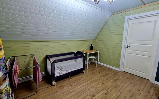 Cottage in DNT Cornflowers