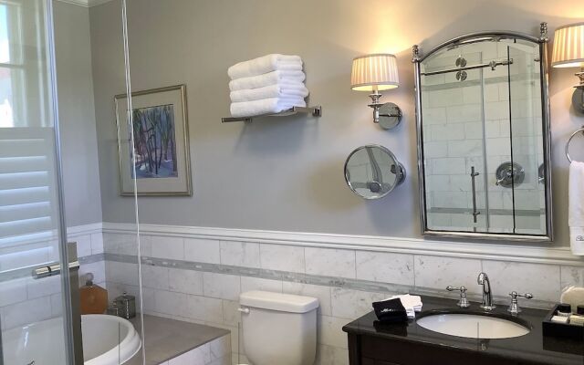 Manoir Chamberland (Adults Only, No Pets)