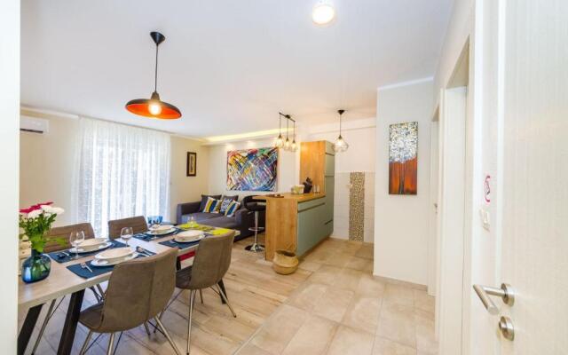 Ema 2Br Apt. In Old Town Centre
