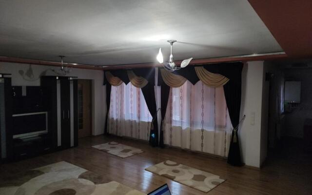 Apartament 2 la Vila