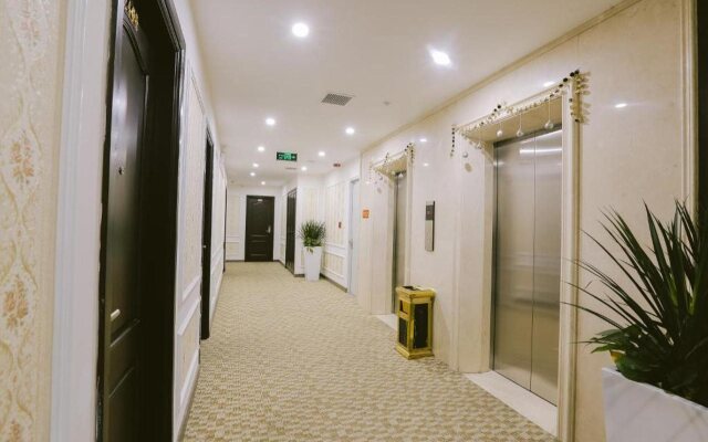 Vincent Halong Hotel