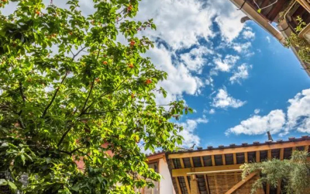 Aojia Courtyard (Lijiang Old Town North Gate Dashuiche)
