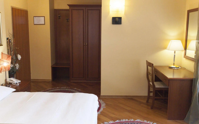 Hotel Peristil