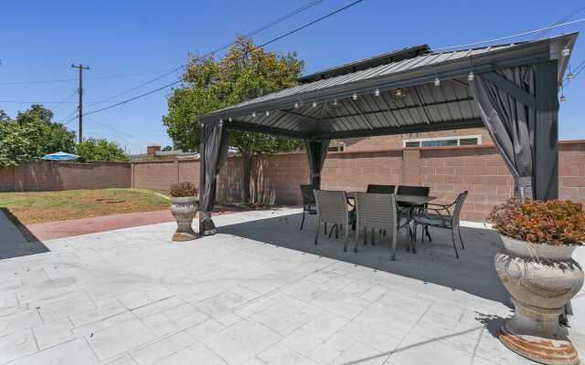 Beautiful 4BR Home Nr Disneyland