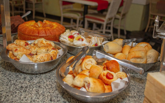 Trevi Hotel & Business