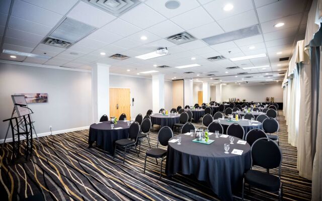 Cambridge Hotel and Conference Centre