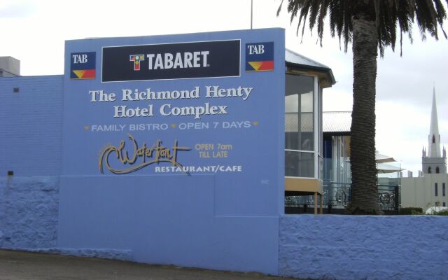 Richmond Henty Hotel