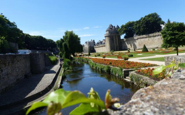 Kyriad Prestige Vannes Centre - Palais Des Arts