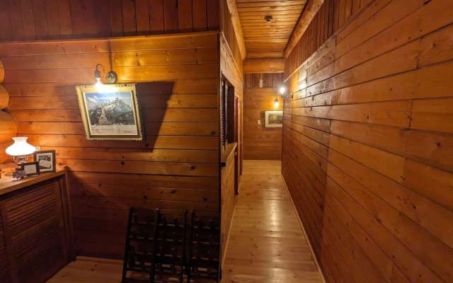 Log cabin rental & Finland Sauna Step House