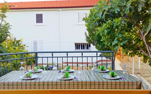 Apartments Dama (ex Danica)