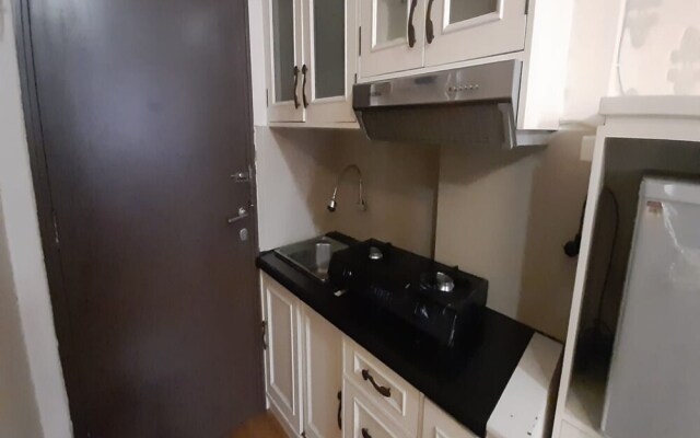 OYO 93439 The Suites Metro Apartment By Interindo