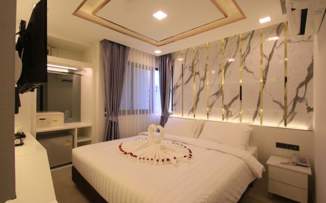 Pratunam Atrium Hotel