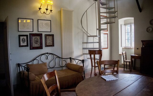 Castello Del Poggiarello Di Stigliano