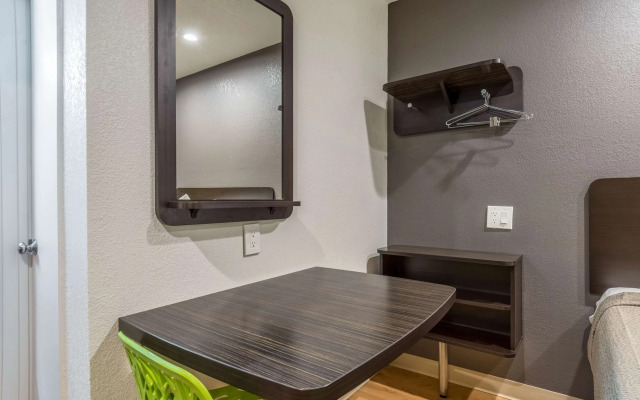 Studio 6 Buttonwillow, CA