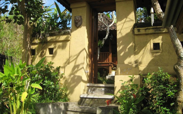 Uma Caming Villas & Gym