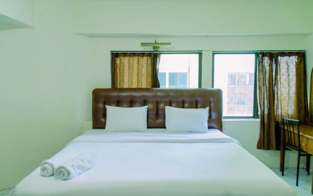 Spacious And Homey 3Br At Kondominium Rajawali Apartment