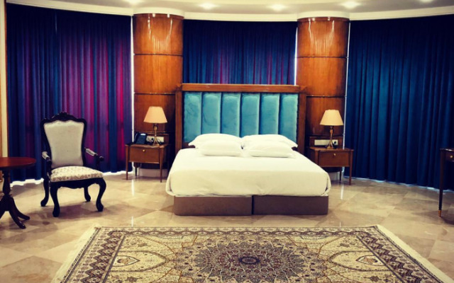 Wisteria Grand Hotel