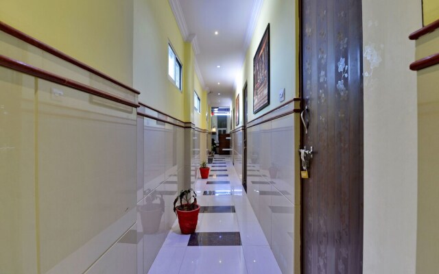 OYO 16992 Primrose Residency