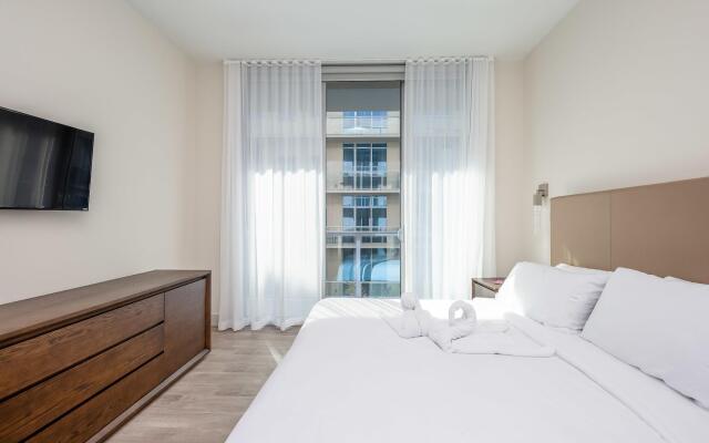 Private Luxury Condos at Costa Hollywood