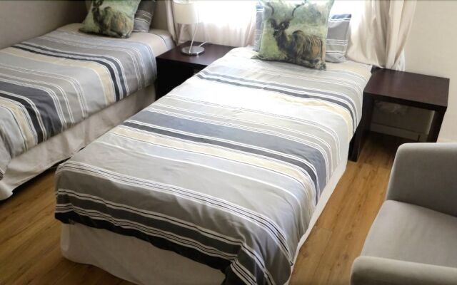 Umgwezi Lodge And Backpackers