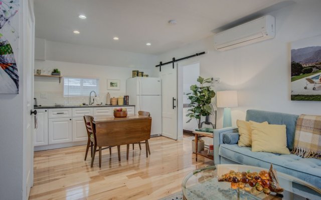 1BR Downtown Urbanitydining, Drink, Cafes & Escape