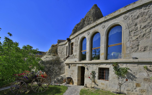 Traveller's Cave Hotel