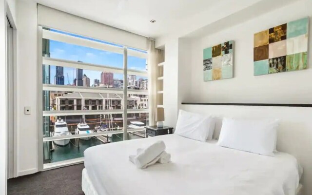 Stunning Views Of Viaduct Harbour! Free Parking