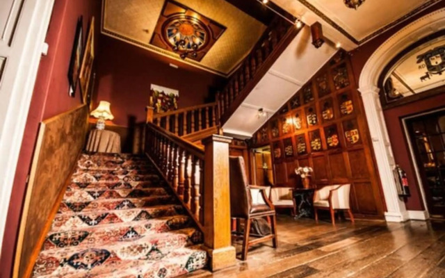 The Manor Hotel