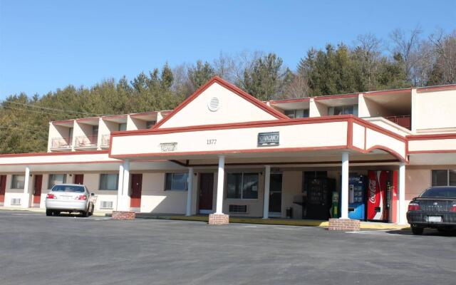 Greene's Motel Boone